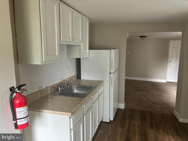 Building Photo - 334 Middlesex St