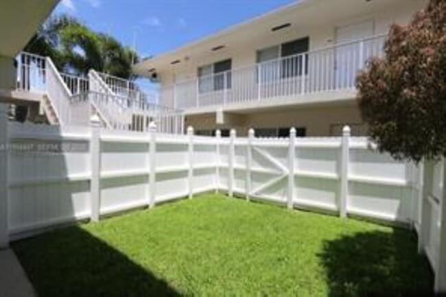 Photo - 1878 NE 46th St Unit C2