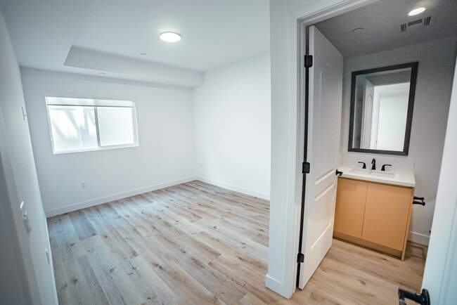 Olivia Apartments