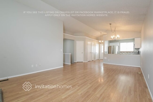 Photo - 4742 Malaya St