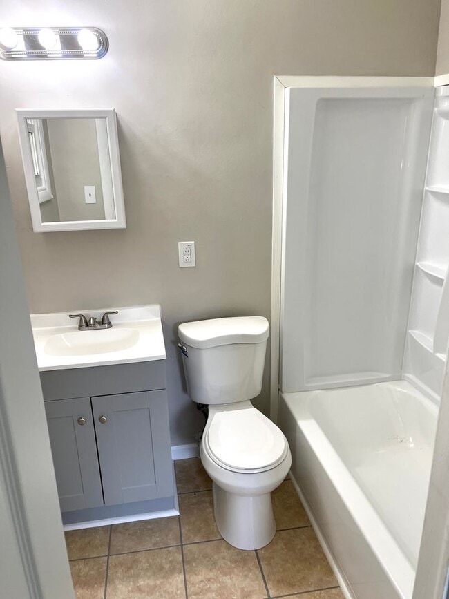 Photo - 106 Lassiter Dr Unit Apartment B
