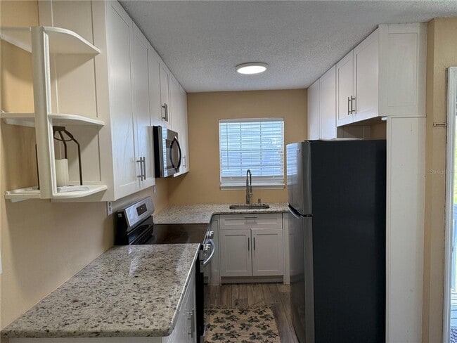 Photo - 313 Dirksen Dr Unit 4