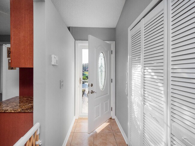 Photo - 744 Aquatic Dr