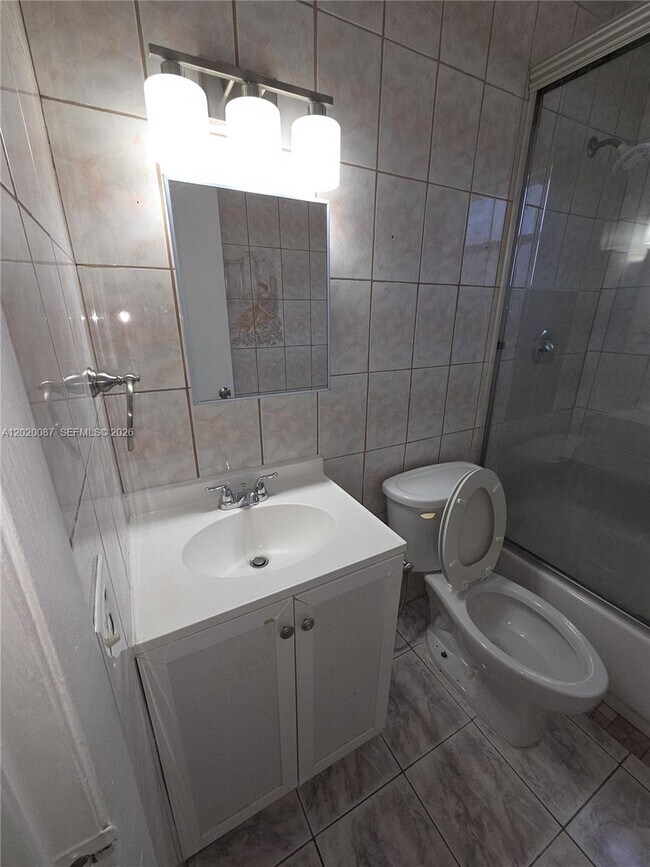Photo - 8886 SW 3rd St Unidad 204