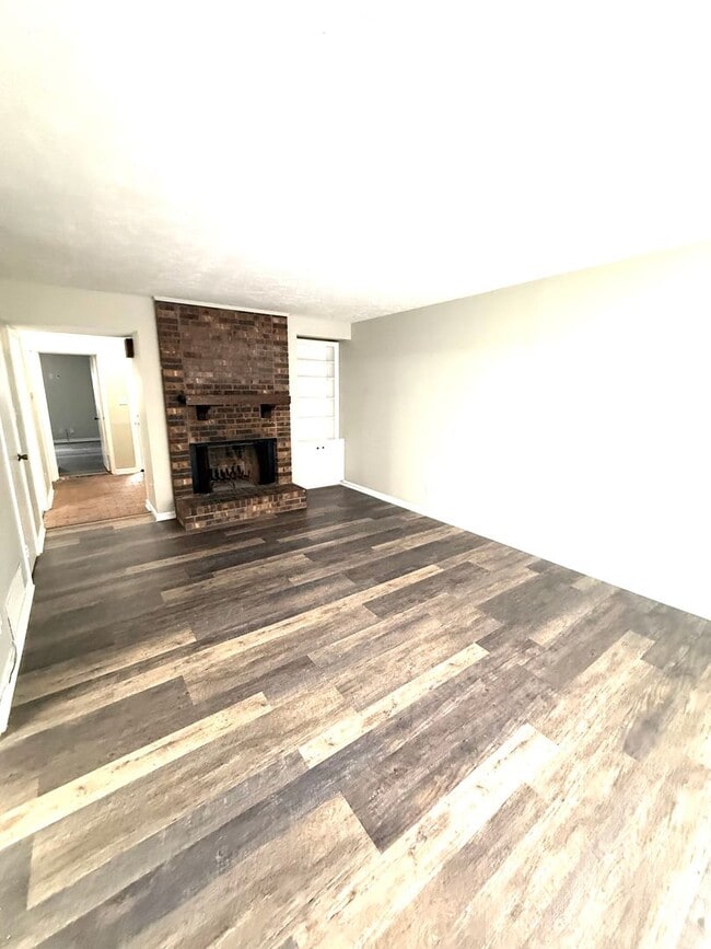 Photo - ** 3 Bed 2.5 Bath located close to Shakespear park ** Call 334-366-9198 to schedule a self-showin...