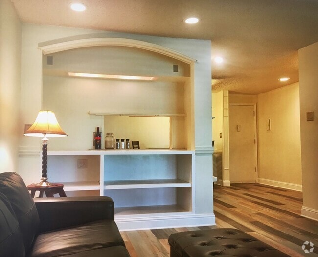 Building Photo - 1050 N Lafayette St Unit 205 Rental