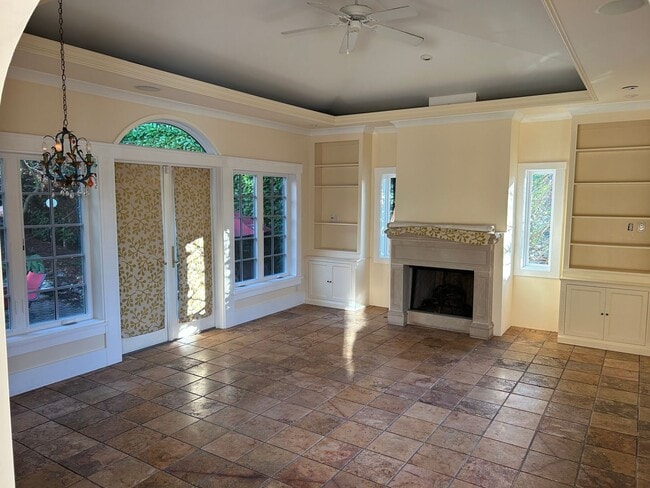 Photo - 2015 Franklin Ave E Unit 2