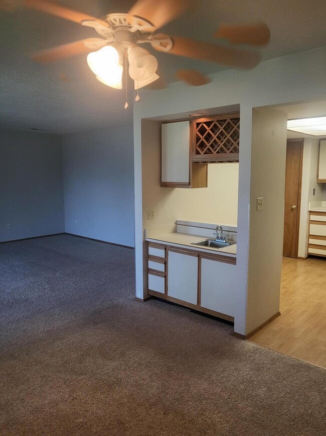 Photo - 831 Country Club Dr SE Unidad 2F