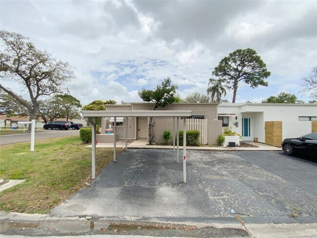 Photo - 2242 Pinewood Villas Dr