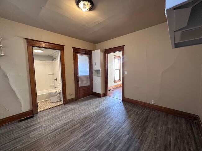 Photo - 905 Oak-