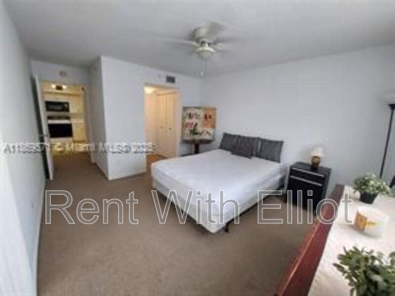 Photo - 2640 S University Dr