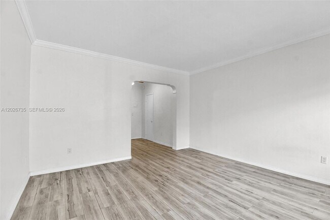 1135 Euclid Ave Unit 202
