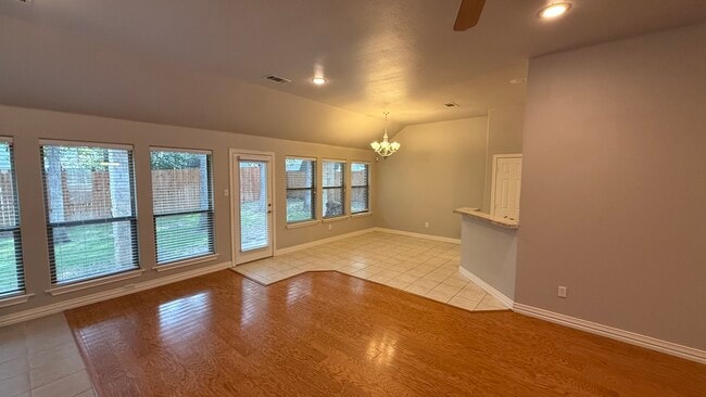 Photo - 1416 Shirley Way