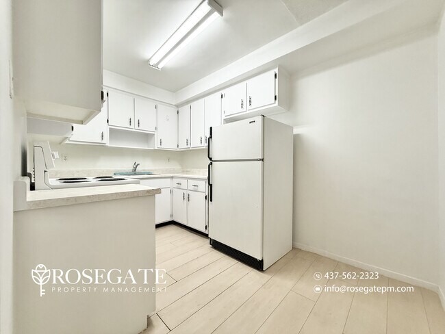 Pet-Friendly 2-Bedroom Apartment with Parking, Ensuite Laundry & Deck in East York