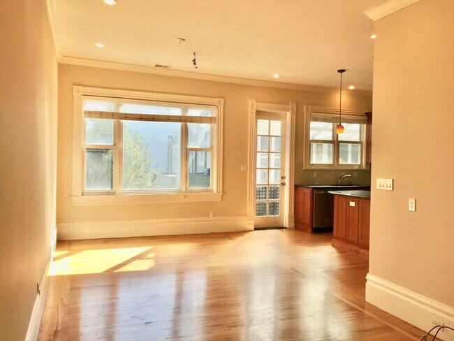 Photo - Handsome, Recently Renovated, 3BR/2BA Pac ...