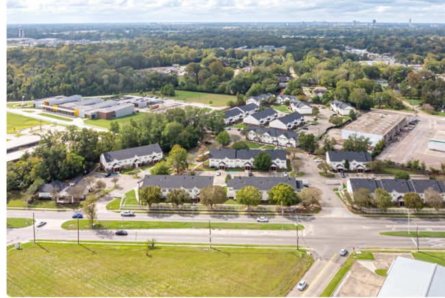Building Photo - 2121 Lobdell Blvd Rental