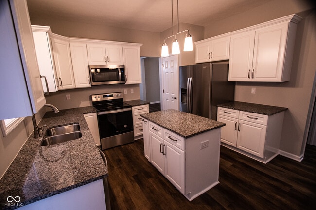 Photo - 10813 Putnam Pl