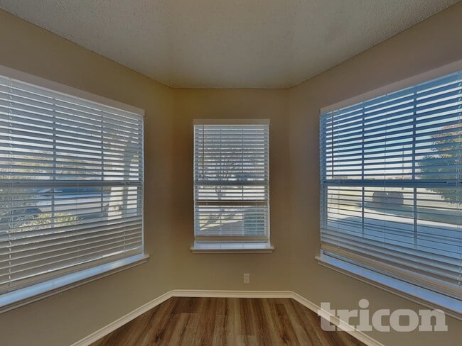 Photo - 4228 Heath St