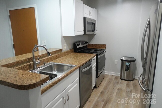 Photo - 715 N Church St Unit 301