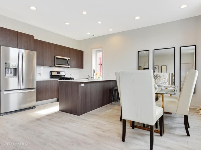 Photo - 6535 W Dickens Ave Unidad 2W