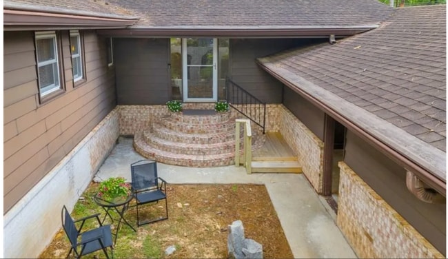 Photo - 3102 Claiborne Dr NW