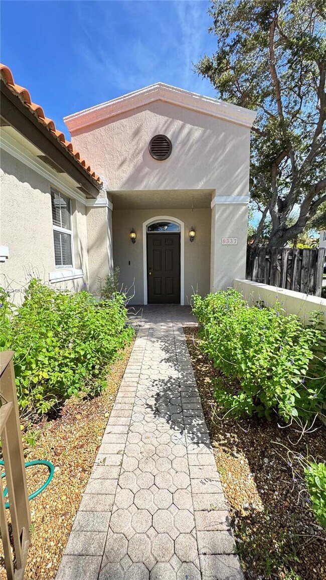 Photo - 8337 NW 142nd St