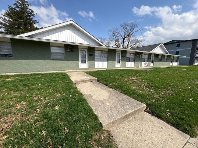 Building Photo - Close to Campus and McGalliard Road Unit Apt. 02