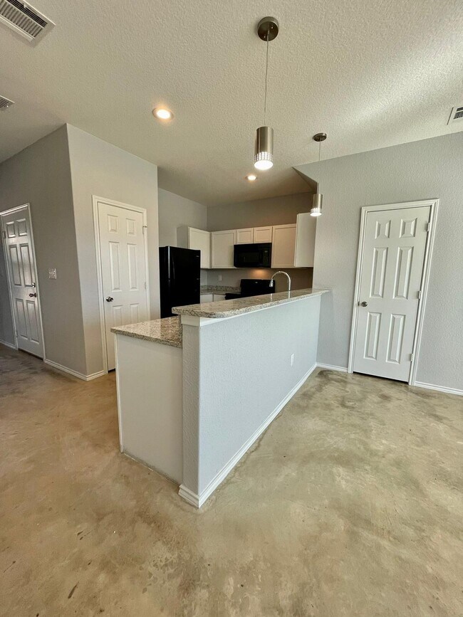 Photo - 6918 Crestway Dr Unidad 2