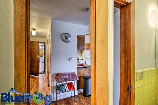 Photo - 107 E 2nd St Unit 4