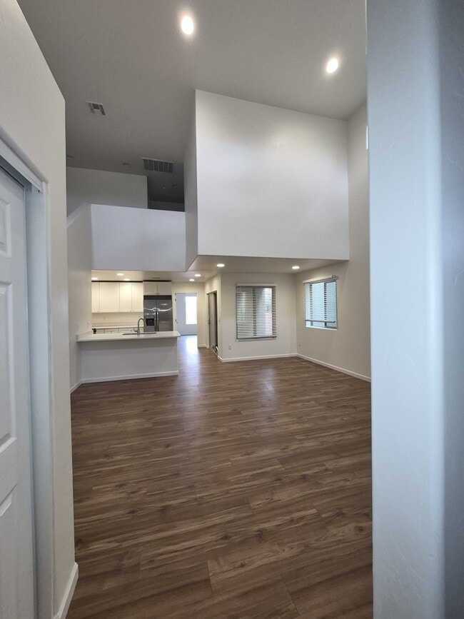Photo - 299 N Hasman Dr