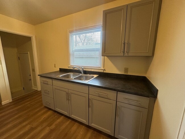 Photo - 305 S 33rd St Unit 305 1/2 S 33