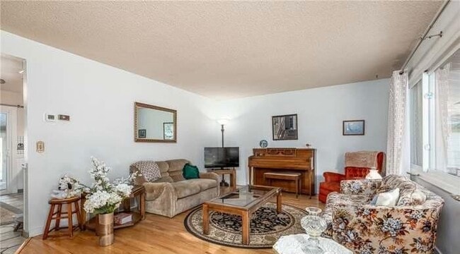 Photo - 2210 14th St W