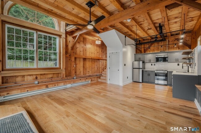 Photo - 13 Meadowood Ln