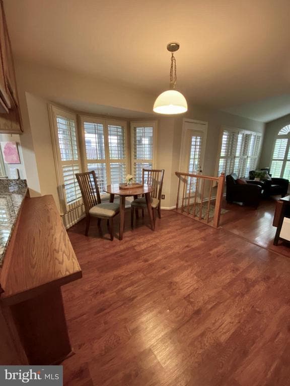 Photo - 2 Eastbrook Ct