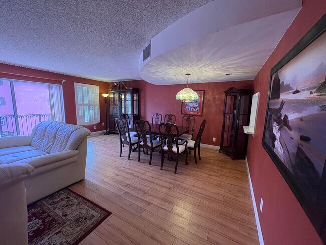 Photo - 680 Tennis Club Dr Unit 303