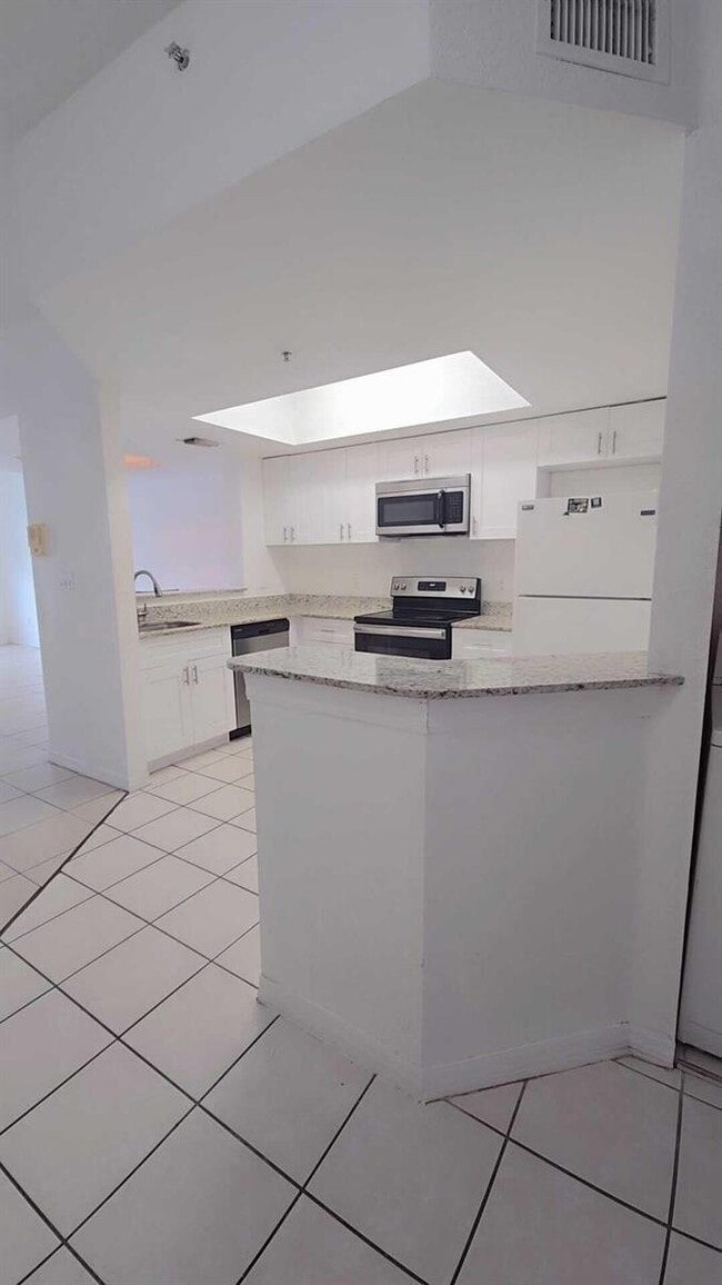 Photo - 751 SW 148th Ave