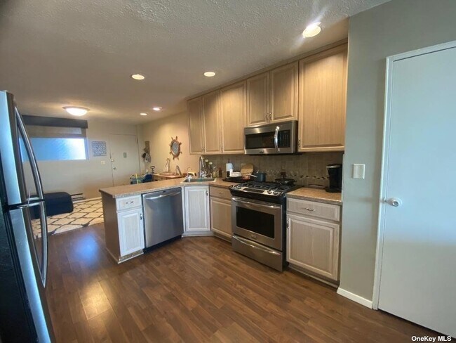 Photo - 830 Shore Rd Unit 2-O