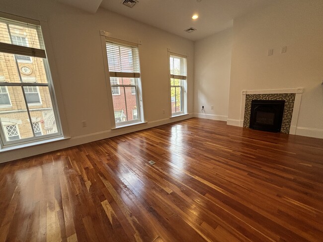 Photo - 18 Temple St Unit 2