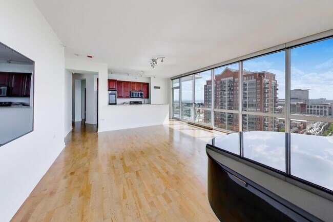 Photo - 1629 S Prairie Ave Unidad 1806