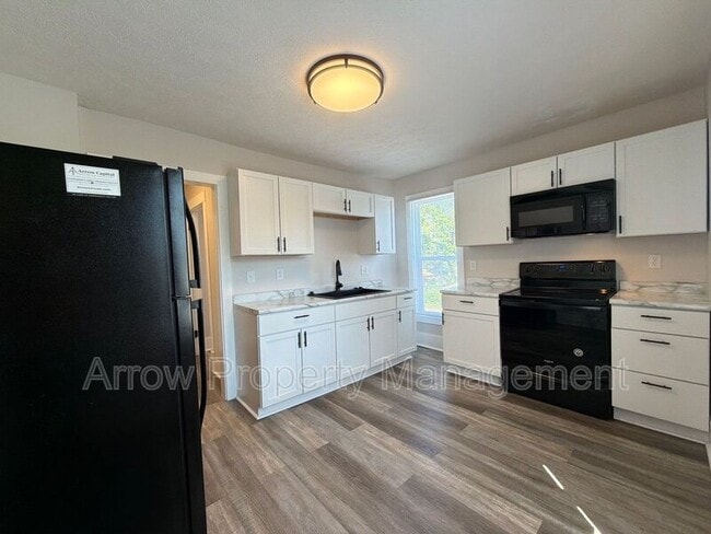 Building Photo - 926 A St Unit D