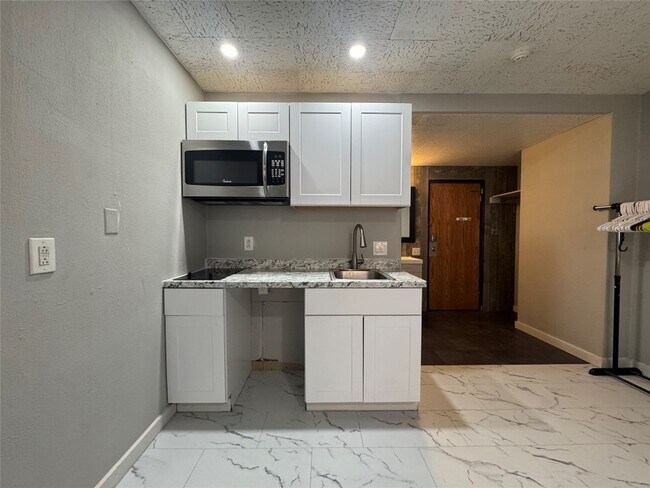 Photo - 65 Front St Unidad 305