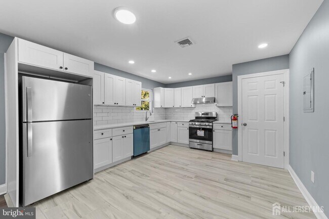Photo - 245 William St Unidad B