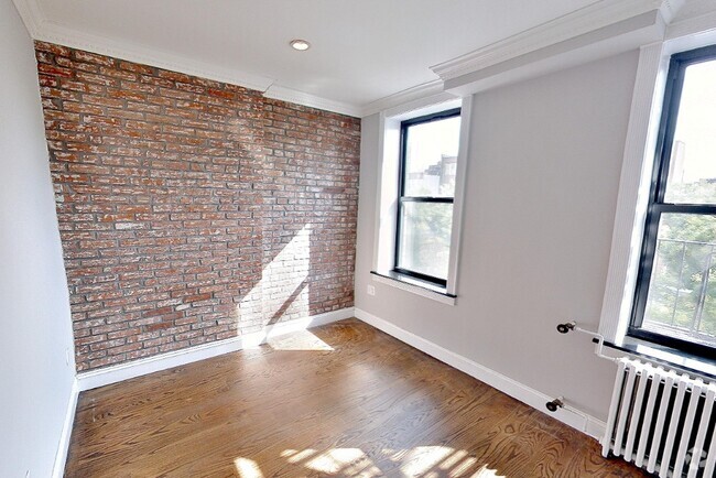 Building Photo - 325 E 5th St Unit B4 Rental