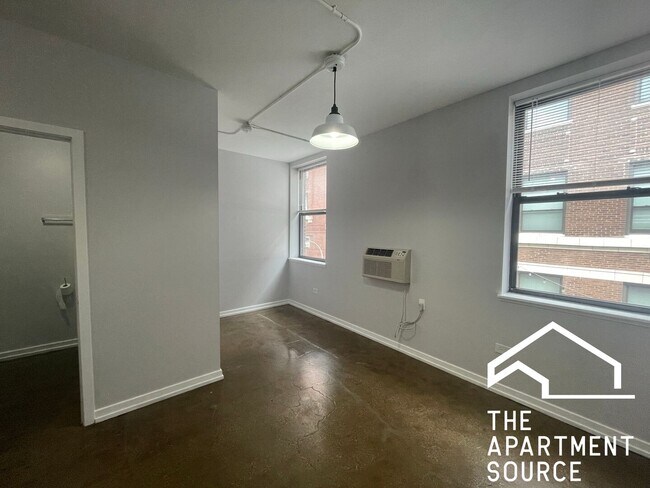 Photo - 1136 W Wilson Ave Unit 217