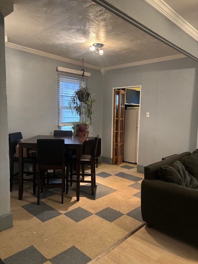 Photo - 28 Beltzhoover Ave Unit Perfect for student