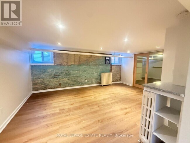 Photo - 225 Indian Rd