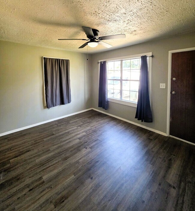 Photo - Charming 3-Bedroom Del City Home with a Spacious Backyard