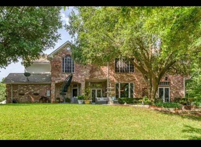 Building Photo - 634 Loch N Green Trail