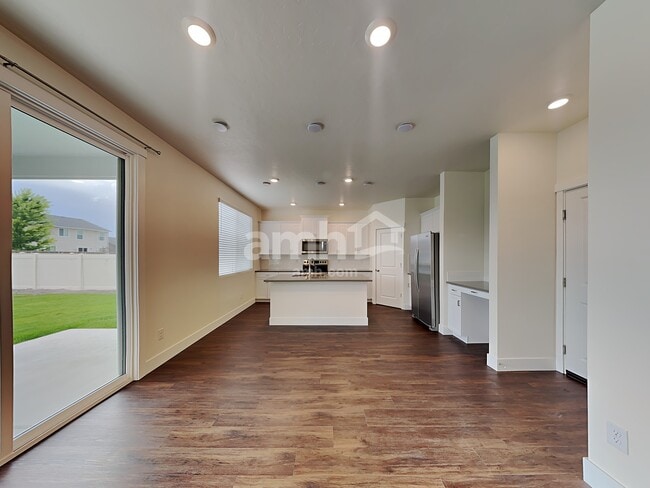 Photo - 937 Moorside Ave