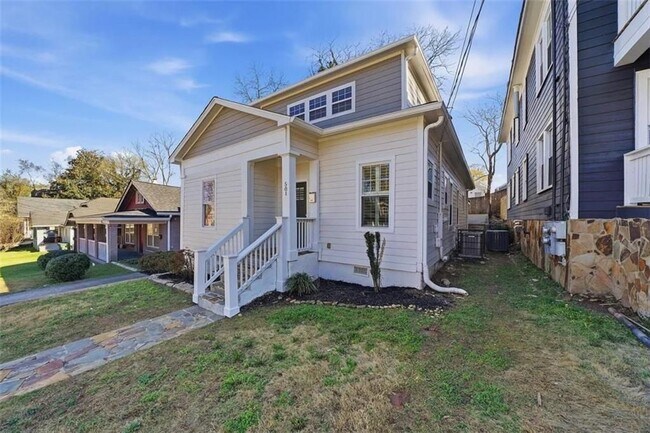 Photo - 501 Rankin St NE